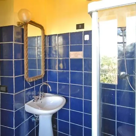 Вилла Pesaro Sleeps 12 *