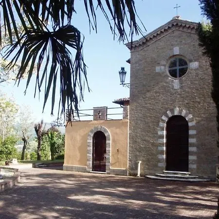 Pesaro Sleeps 12 Вилла *
