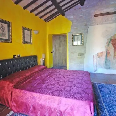 Pesaro Sleeps 12 *