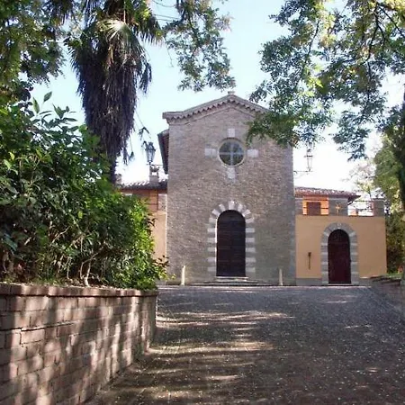 Pesaro Sleeps 12 Вилла